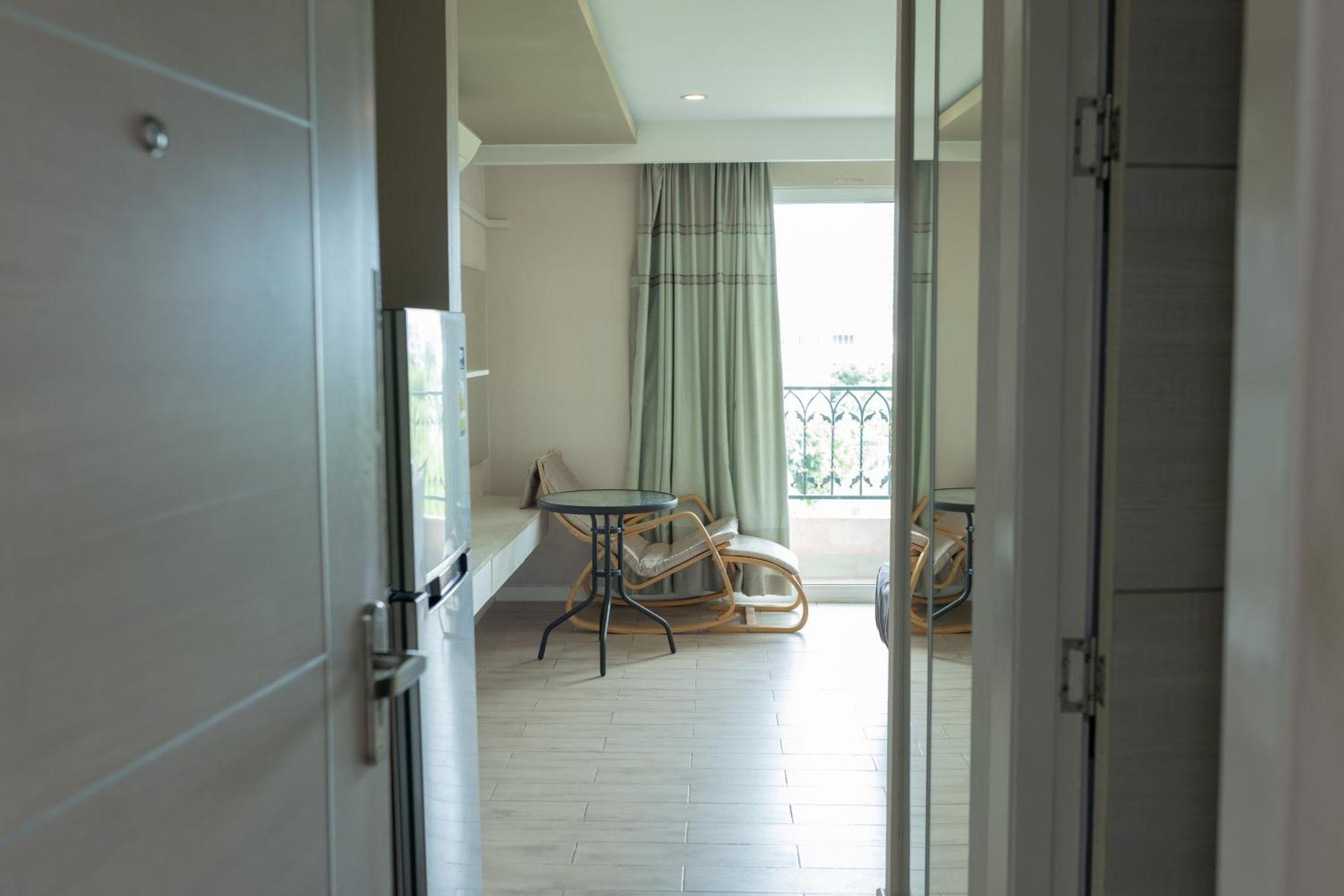 חוף ג'ומטיין Seven Seas Condo Resort מראה חיצוני תמונה